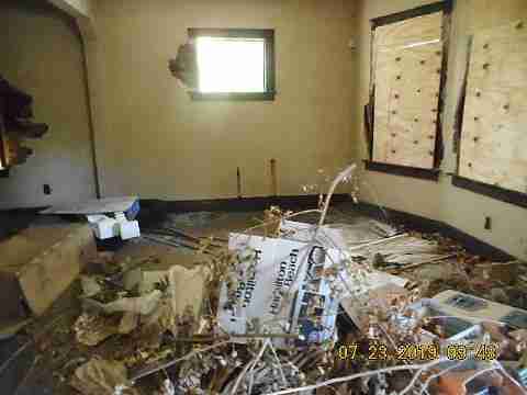 4400 St Clair (10)_m.jpg